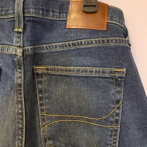 Hollister Men’s Slim Jeans. Waist 31 X Length 32. WORN ONCE. Dark wash.